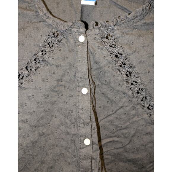Old Navy Woman's Eyelet Blouse Size XL - Picture 3 of 5